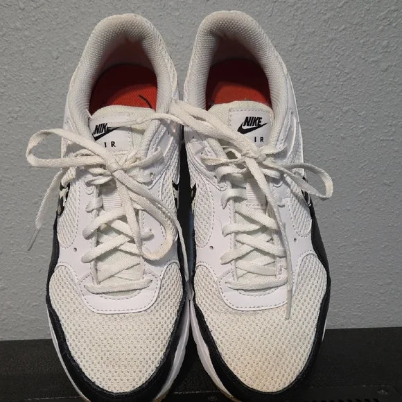 Nike Women's White and Black Sneakers with Animal Print - Picture 5 of 9